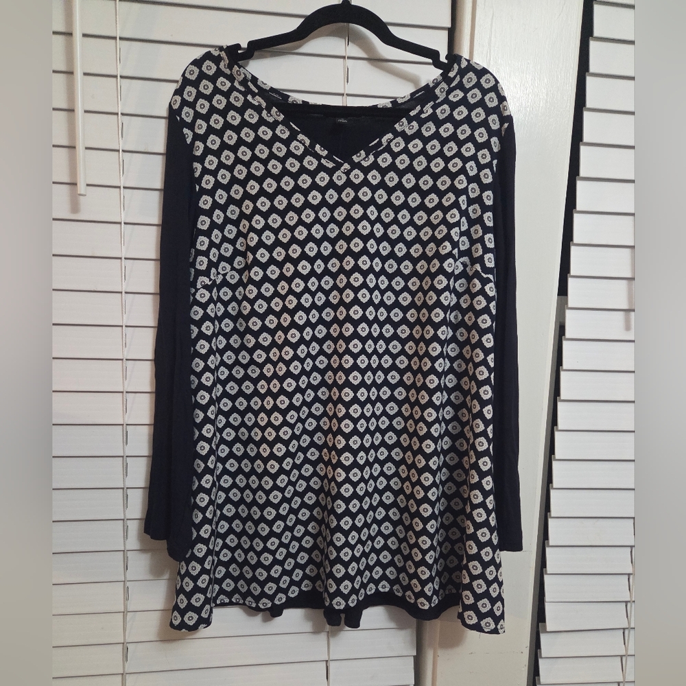 Lane Bryant Womens Plus Size Black and White Top EUC Size 18